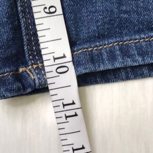 Seven7 Distressed Jean Bermuda Shorts - Blue - Size 4 - Picture 4 of 4